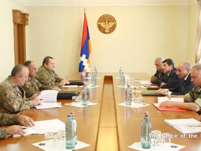 Президент НКР и министр обороны Армении обсудили вопросы сотрудничества