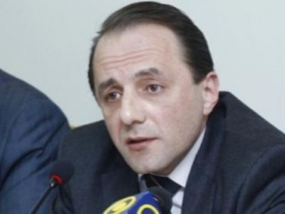 Полиция Армении избивает журналистов, но не защитила свой же полк ППС - Меграбян