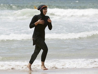 Мэры еще трех французских городов запретили ношение буркини на пляже