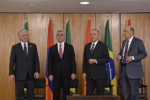Президент Армении проводит встречу с главой Бразилии