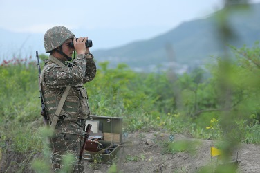 Противник произвел более 330 выстрелов на карабахско-азербайджанской линии соприкосновения
