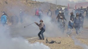 Протестующие шахтеры забили до смерти заместителя министра внутренних дел