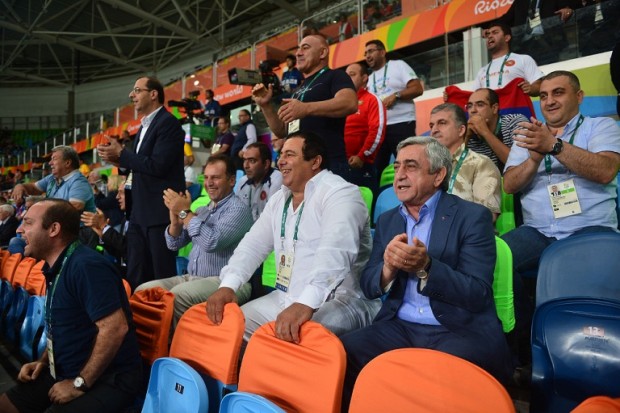 Во время соревнований борцов на Олимпиаде за Артура Алексаняна болели президент и председатель НОК Армении