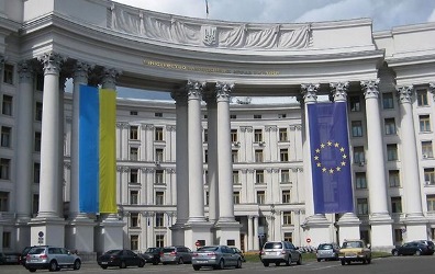 МИД Украины отказался принимать любого российского посла
