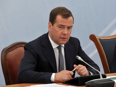 Медведев допустил разрыв дипломатических отношений с Киевом