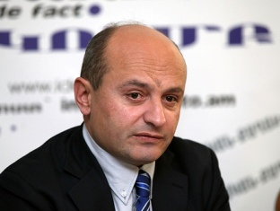 Правительству Армении, в первую очередь, нужна большая степень свободы — эксперт