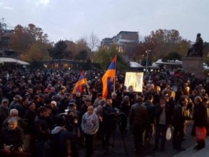 В Ереване начался митинг в поддержку группы «Сасна црер»