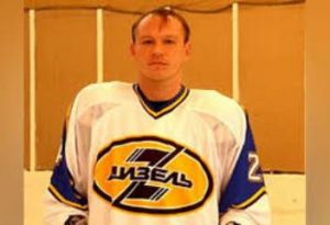 Известный российский хоккеист Петр Девяткин повесился из-за долгов