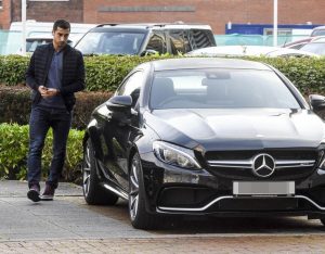СМИ: «Генрих Мхитарян водит шикарный Mercedes, но экономит на еде»