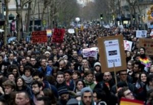 Во Франции в дне протеста принимали участие не менее 179 тыс человек