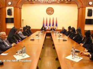 Президент НКР принял Католикоса всех армян