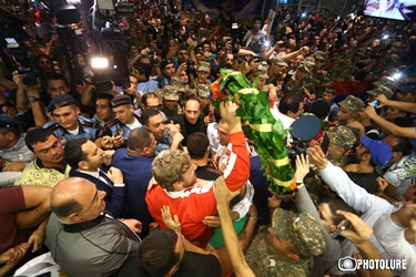 Армянские олимпийские чемпионы получат квартиры