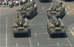 Парад в Ереване: На площади Республики танки, бронемашины и артиллерия