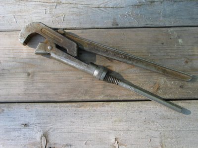 Ревнивая жена убила спящего мужа за любовную переписку