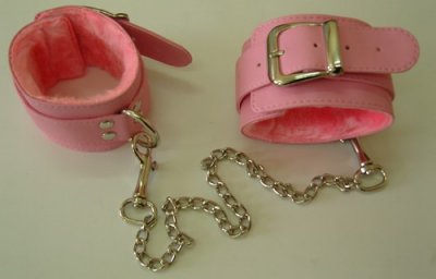 В Подмосковье юноша с ножом ограбил магазин интимных товаров