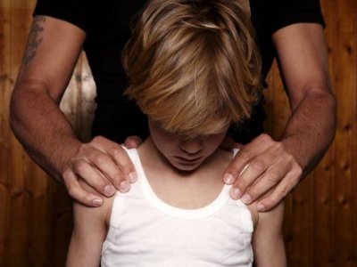 Россиянин шесть лет насиловал пасынка и снимал детское порно