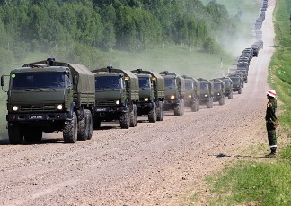 Водители российской военной базы в Армении учатся экстремальному вождению в высокогорных условиях