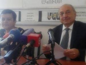 Первый премьер Армении не желает быть министром обороны Армении в мирное время