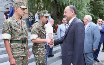 «Герои – те, кто после службы продолжают учиться»