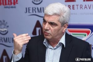 МИД Армении занимается вопросом депортации армянского политолога из России – замминистра