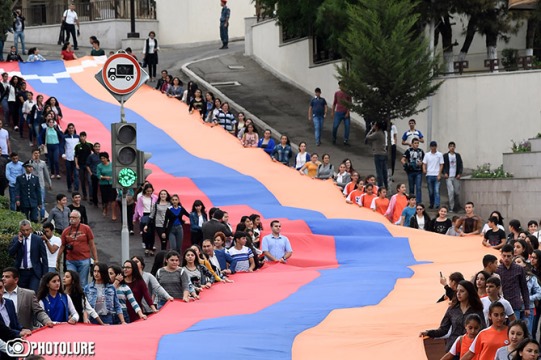 Делегация Республики Абхазия приняла участие в шествии в столице Карабаха
