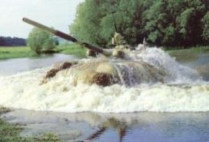 В России во время учений затонул танк Т-72