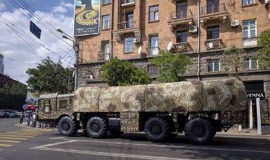 По площади Республики в Ереване пройдут «Искандеры» и «Смерчи»