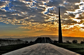 Вышла в свет англоязычная версия книги «Геноцид армян: Молчаливое истребление»