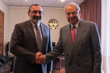 Глава МИД Арцаха обсудил дальнейшие совместные программы с главой фонда «Тавитян»