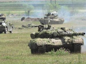 Танкисты ЮВО проводят «дуэли» на танках Т-72Б в горах Армении