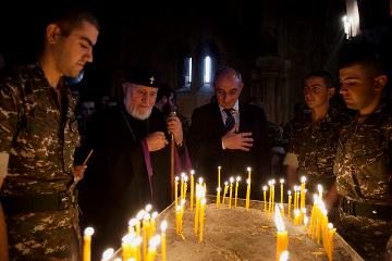 Гарегин Второй пожертвовал полмиллиона долларов на социальные программы в Карабахе