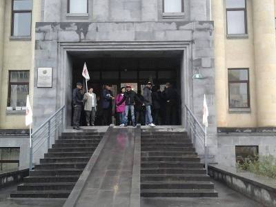 Продлен срок ареста еще двоих членов группы «Сасна црер»