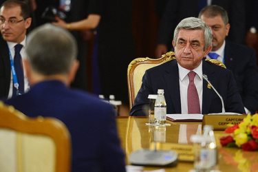 ЕАЭС или ЕС: кривое или прямое внутриполитическое зеркало общественного мнения