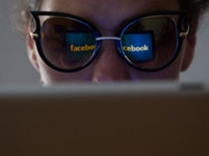 Facebook и Twitter присоединились к союзу, который намерен бороться с выдуманными новостями