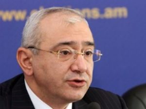 Часть оппозиции ратует за переизбрание главой ЦИК Армении Тиграна Мукучяна