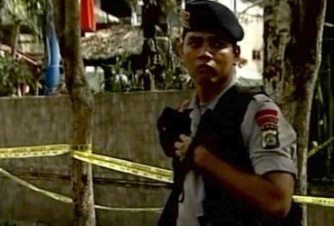 Во Вьетнаме трое россиян получили по шесть лет тюрьмы за кражу денег из банкоматов