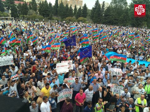 Тысячи бакинцев вышли на митинг против диктатуры режима алиевых