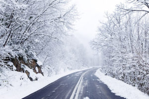 МЧС советует водителям в ряде областей Армении использовать зимние шины из-за надвигающегося снегопада