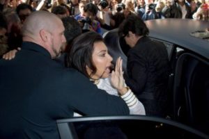 Ким Кардашян в Париже захватили в заложники