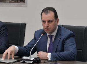 Глава Правительства поздравил нового министра обороны Армении Вигена Саркисяна