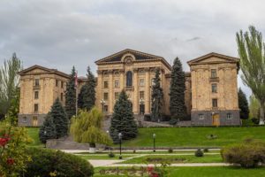 Парламент Армении принял в окончательном чтении законопроект о внесении изменений и дополнений в ИК