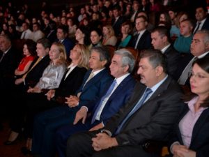 Президент Армении присутствовал на мероприятии по 15-летию основания компании «Юнибанк»
