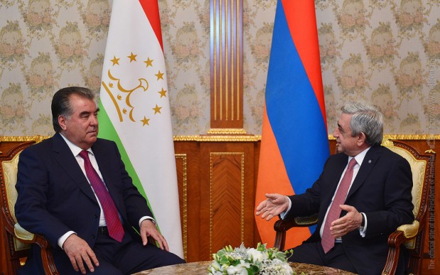 Президент Армении встретился с президентом Таджикистана