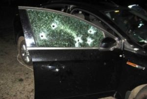 В Гаудаутском районе Абхазии обстреляли автомобиль с туристами из России