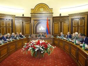 Премьер-министр Армении: Наши архитекторы и строители должны поддержать государство