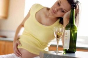 Ученые рассказали, как употребление алкоголя влияет на зачатие ребенка