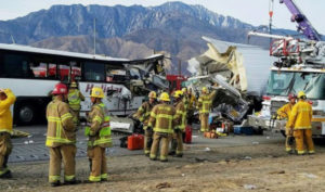 13 человек погибли в ДТП с участием туристического автобуса в Калифорнии