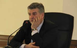 Премьер Карапетян поручил избавиться от директоров ненужных ведомств