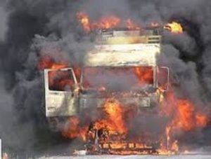 На границе Армении и Грузии сгорели два грузовика