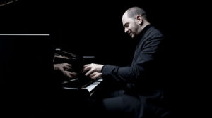 В Ереване выступит всемирно известный пианист Кирилл Герштейн